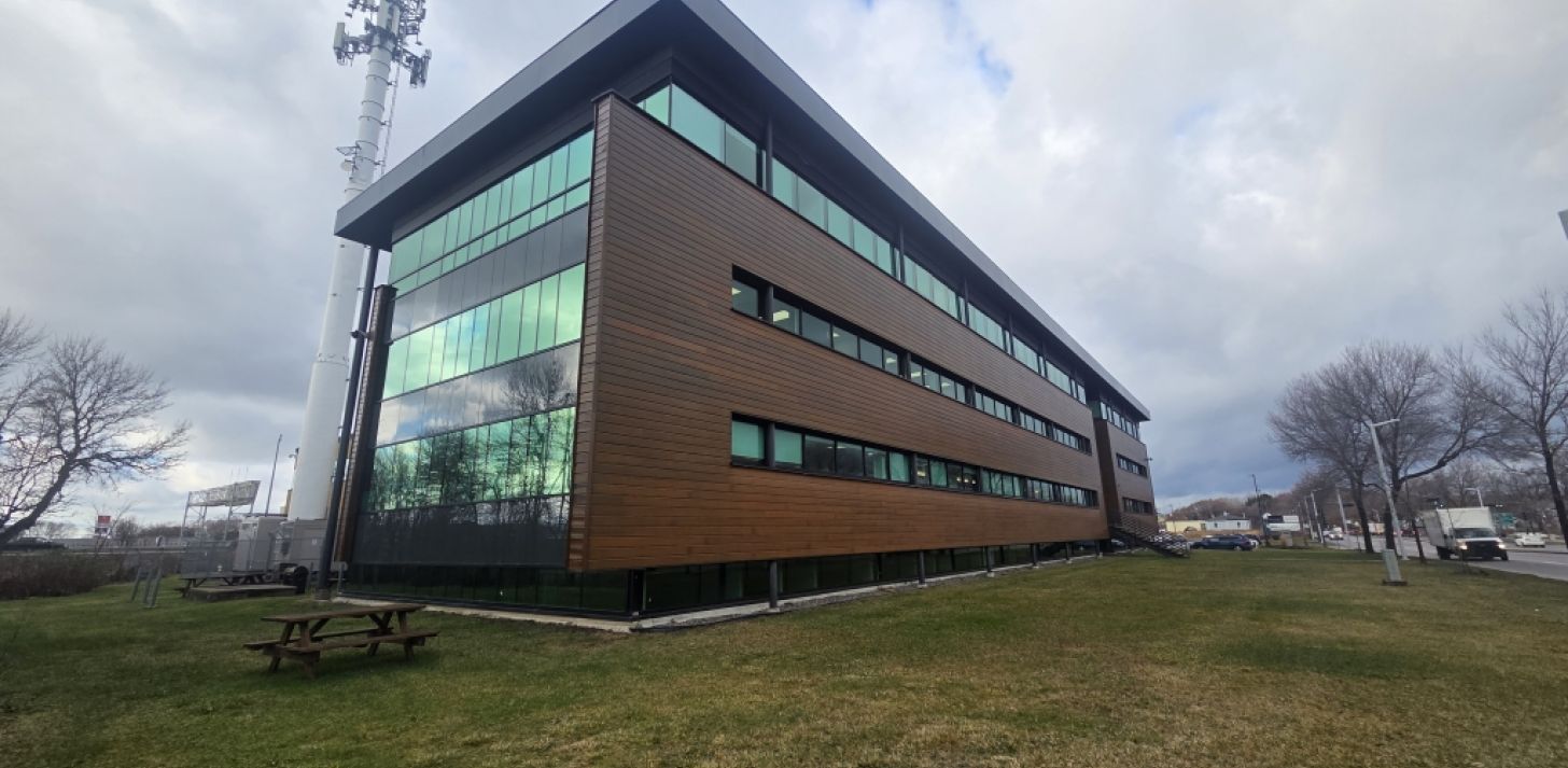 Local industriel - 17000pc - &Agrave; louer