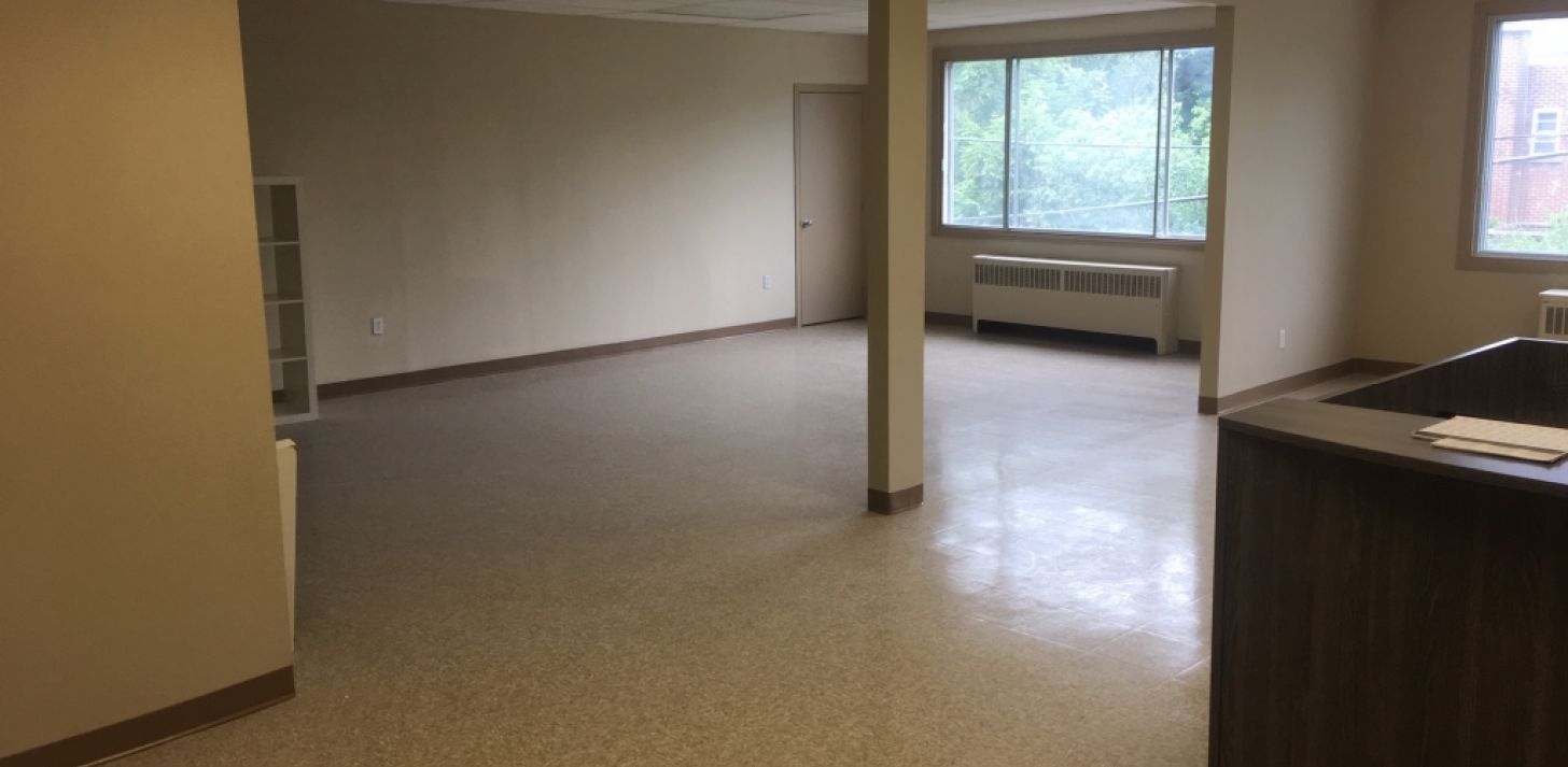 Entre 10000 pi2 et 15000 pi2 d'espace &agrave; louer - Ave. Van Horne et Victoria - C&ocirc;te-des-Neiges - &Agrave; louer