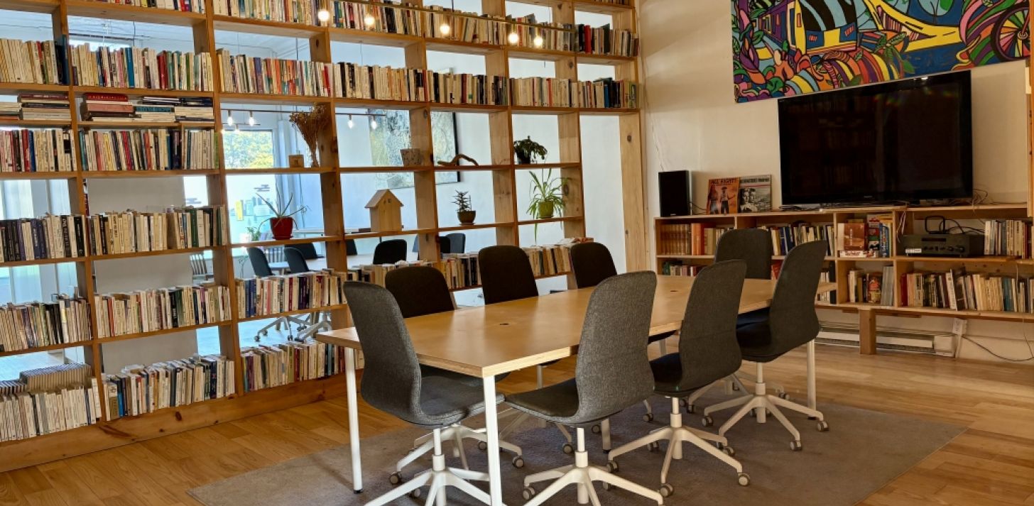 Sous-location de bureaux dans le Mile-End � avec terrasse ! - Disponible 