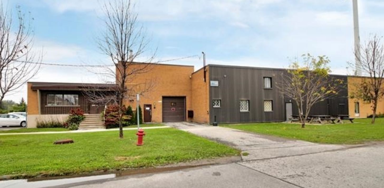 Espace industriel cl&eacute; en main dans un secteur strat&eacute;gique de Boisbriand - &Agrave; louer