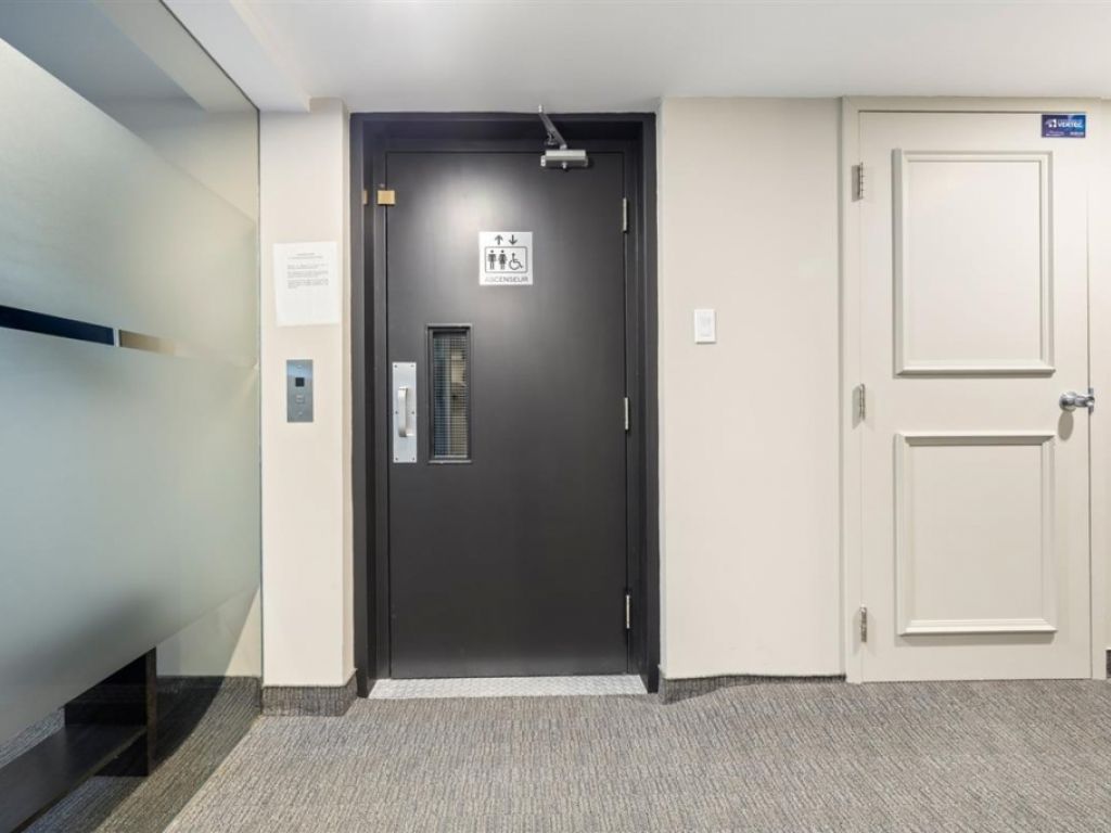 Espace bureau � louer � 4150 Boul. St-Martin O., local 100, Laval (Chomedey)