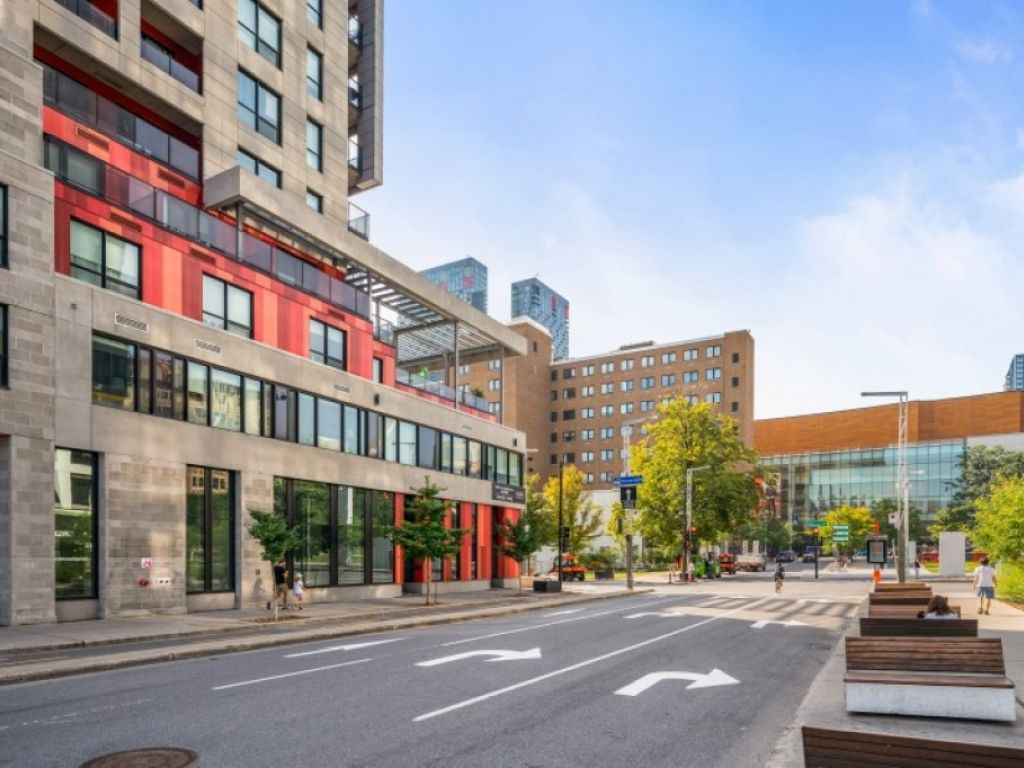 Espace commercial de coin � louer Quartier des spectacles