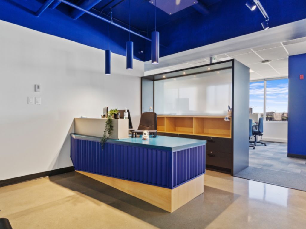 BUREAU HAUT DE GAMME EN SOUS-LOCATION