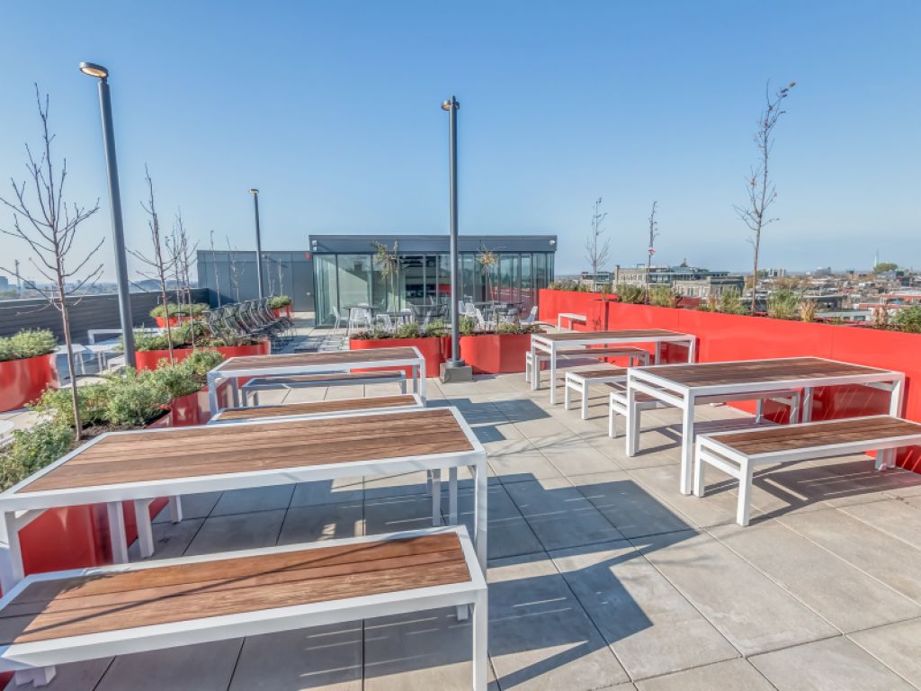 MILWORK-Espaces de bureau de haute qualit� � louer au c�ur du Mile-Ex