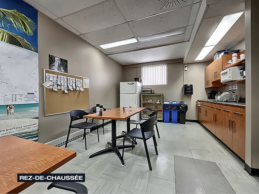 Industrial/Commercial space for lease - Jonqui�re - 400 to 10,500 ft2 