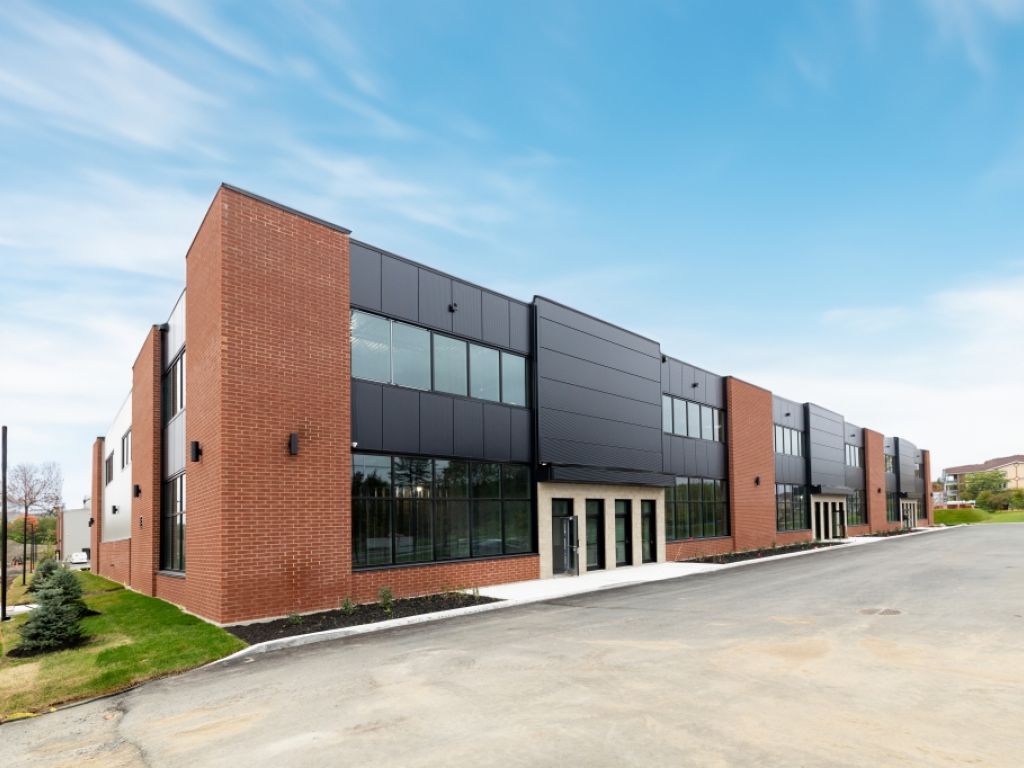 Local commercial � louer Saint-J�r�me - � partir de 5 000 pi2