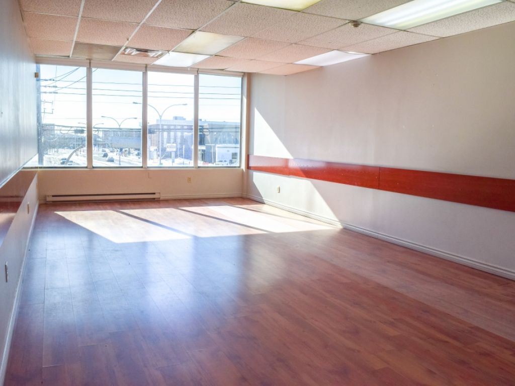 Espaces bureaux � louer en face du Mail Champlain