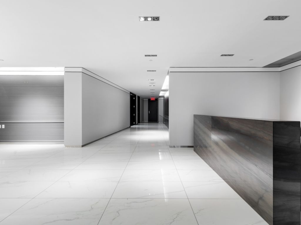 LES TOURS � BUREAUX COURS MONT-ROYAL / SUITE 1100 PEEL