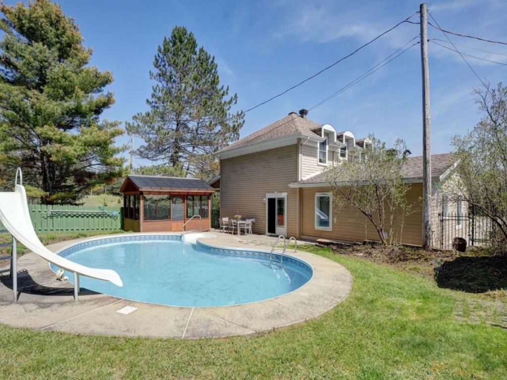 Maison, Entrep�t, Garage, Grange, Rivi�re-Rouge