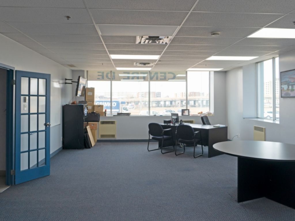 5800 chemin de la C�te-de-Lieese