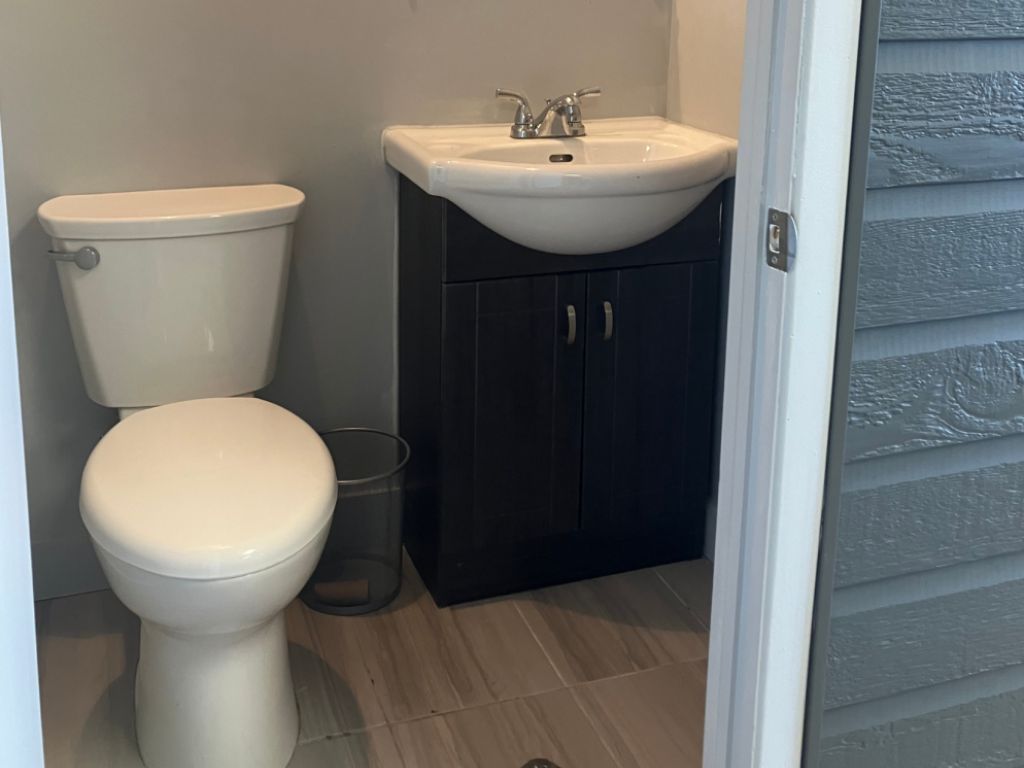 Local Commercial Bouvier-Lebourgneuf-Quebec 900pi2