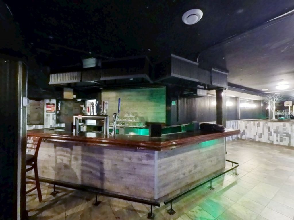 LOCAL COMMERCIAL QUARTIER MONTCALM