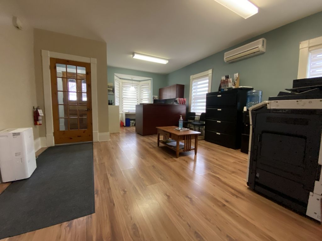 Local commercial-bureaux-magasins � louer au coeur de Sutton 