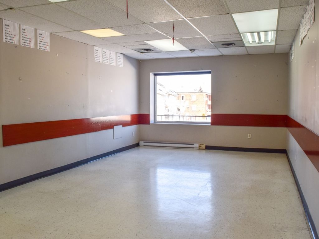 Espaces bureaux � louer en face du Mail Champlain