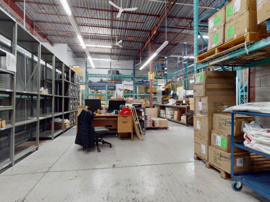 Local industriel � louer | Boisbriand | 2500 � 50 000 PI�