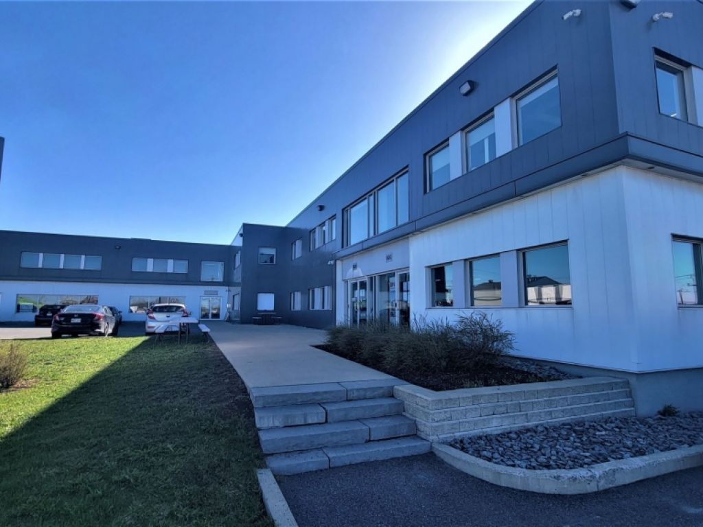 Espace industriel � Les Rivi�res