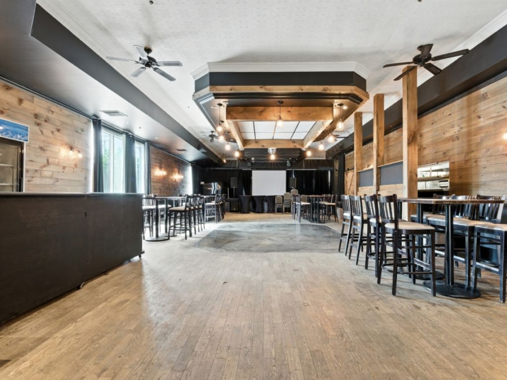 LOCAL COMMERCIAL � LOUER � LAVAL