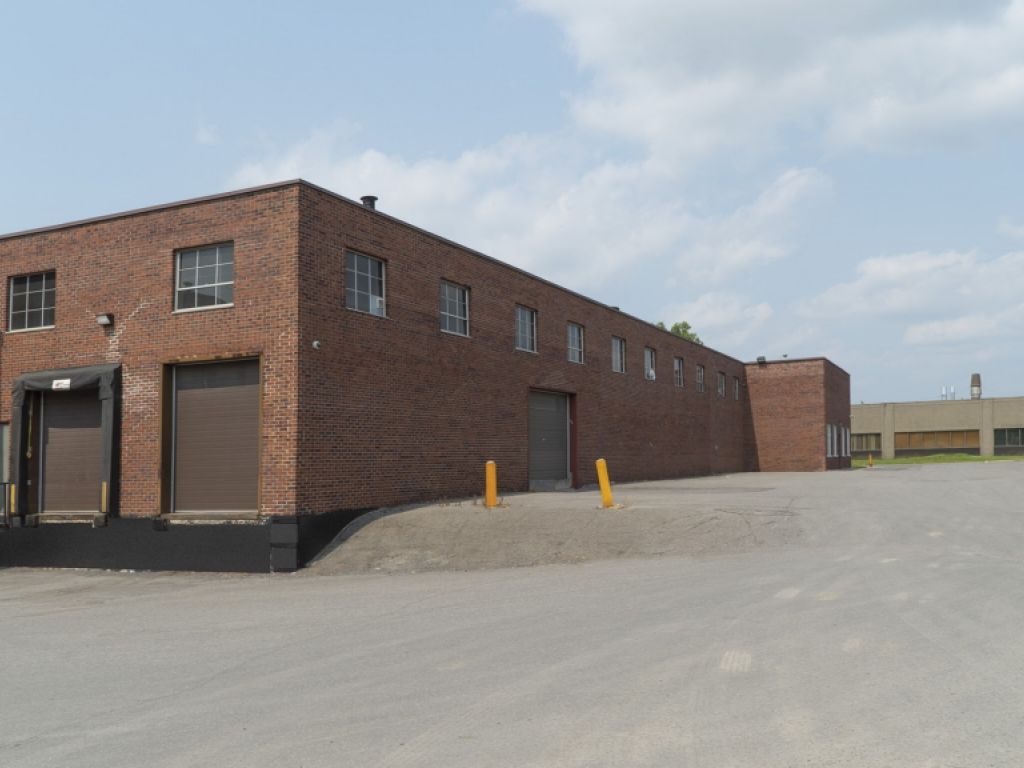 7000-7020 ch. de la C�te-de-Liesse / 174-186 rue Merizzi