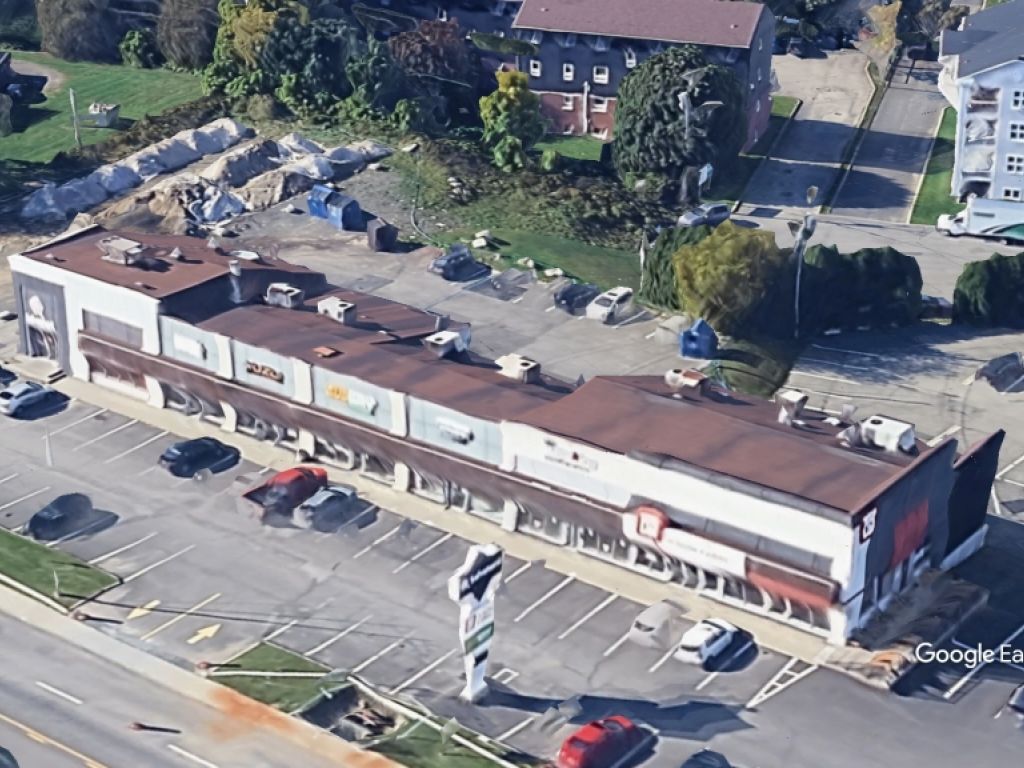 Local commercial moderne � L�vis