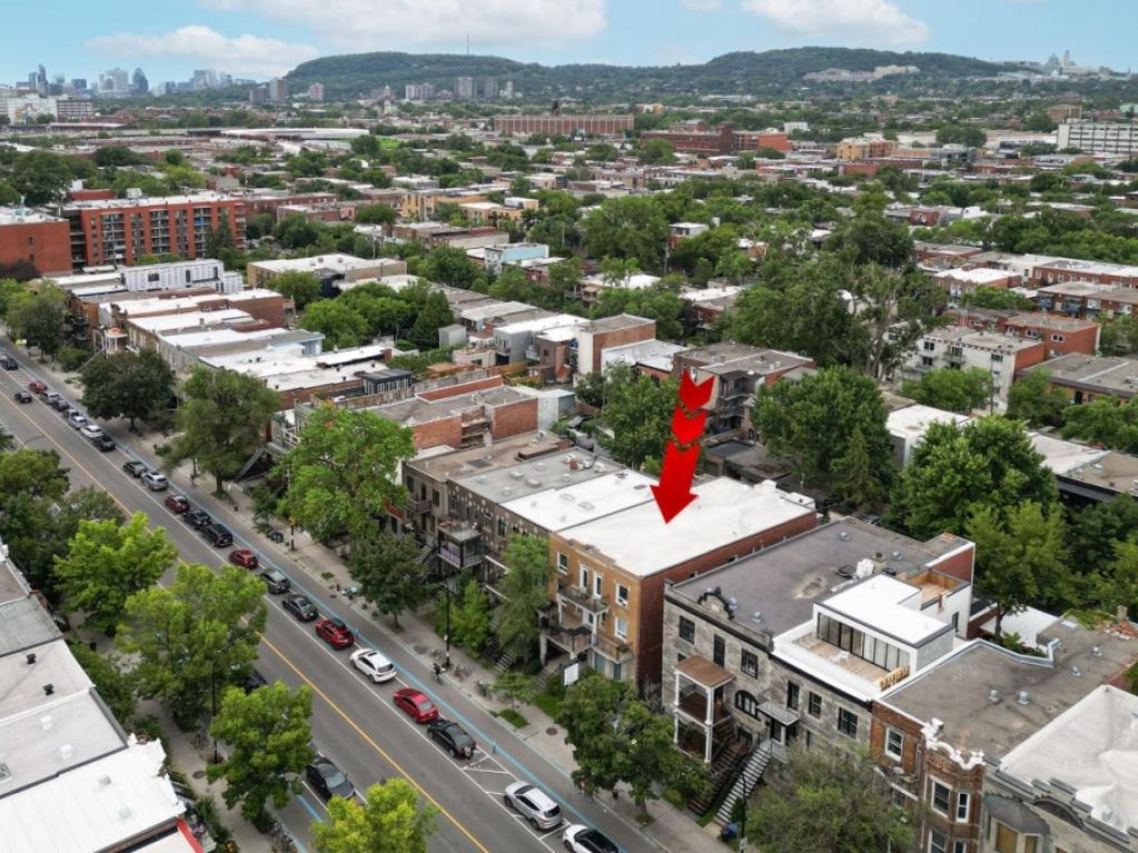 Tr�s grand 5plex semi-commercial � Montr�al