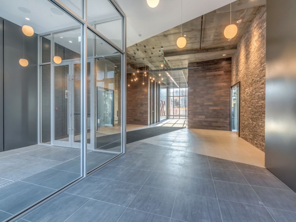 MILWORK-Espaces de bureau de haute qualit� � louer au c�ur du Mile-Ex