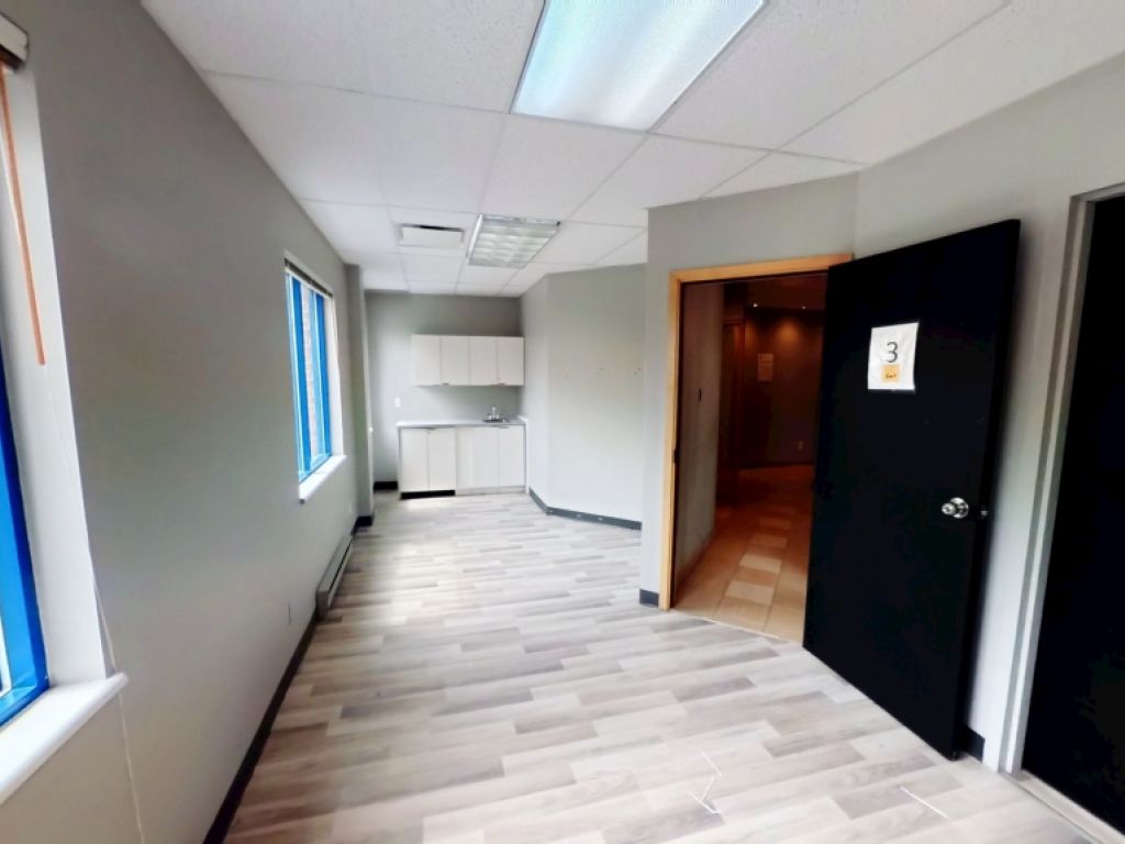Local commercial � louer � Vanier � 303, boulevard Pierre-Bertrand, local 203