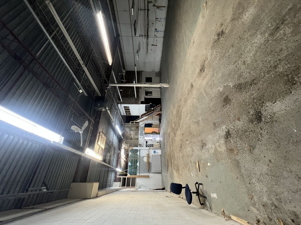 LOCATION TEMPORAIRE � Local 1 500 pi� Place Nobel, Sainte-Julie, 2 000 $