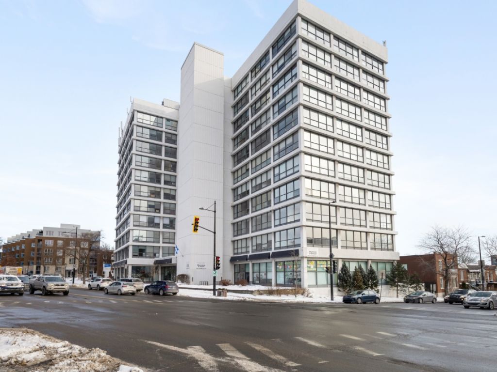 SOUS-LOCATION � PETIT BUREAU CL� EN MAIN