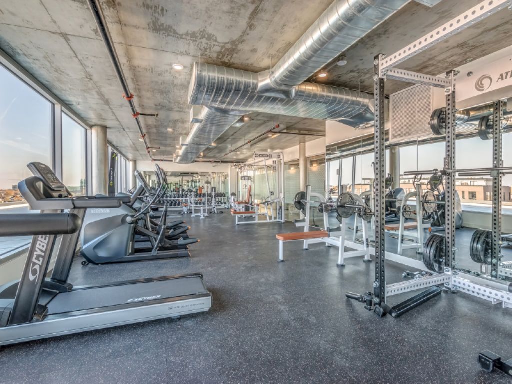 MILWORK-Espaces de bureau de haute qualit� � louer au c�ur du Mile-Ex