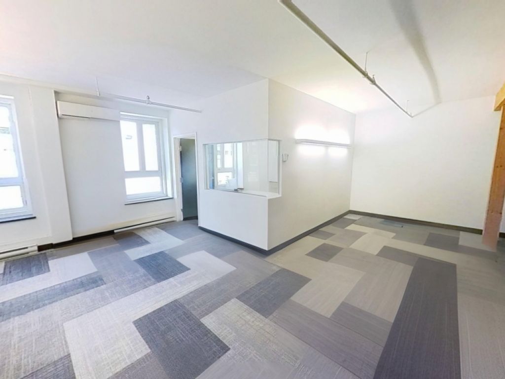 Opportunit� commerciale � louer � Centre-Ville - 700pc