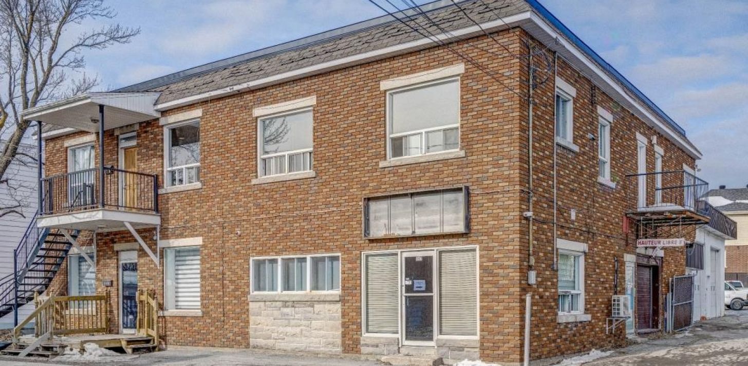 Bureaux avec entreposage, 3 garages, 2 quais� St-J&eacute;r&ocirc;me - &Agrave; louer