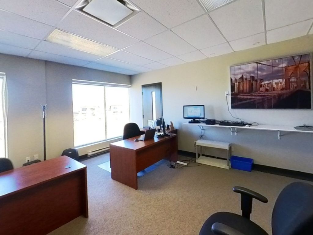 Grand espace de bureaux moderne � Saint-Malo / Saint-Sauveur