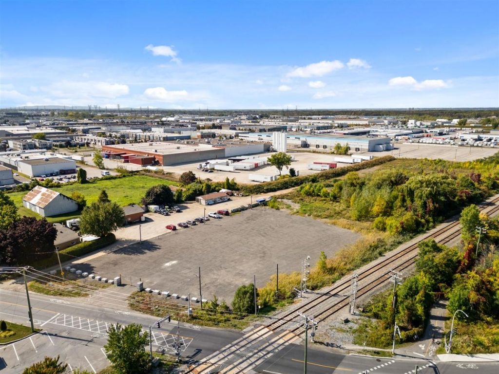 Espace terrain � louer - Boul. St-Elzear O.