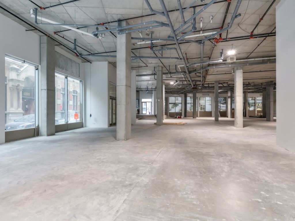 Espace commercial neuf � louer au Vieux Port BASILICA NOTRE DAME