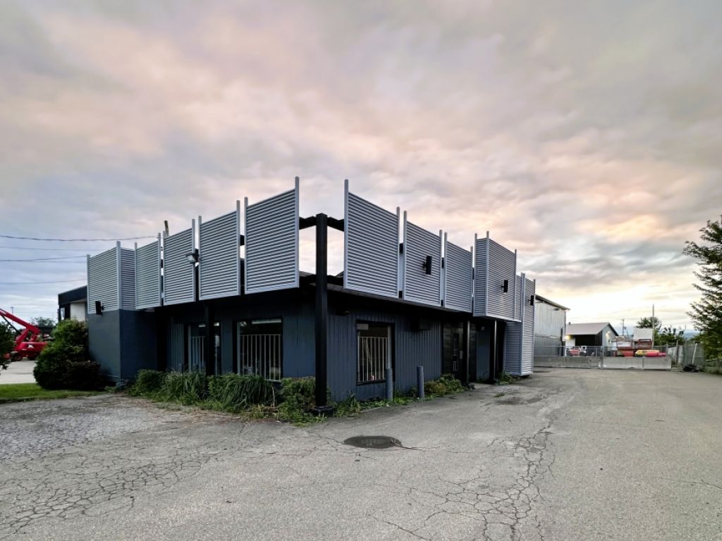 LOCAL COMMERCIAL � SAINT-AUGUSTIN-DE-DESMAURES