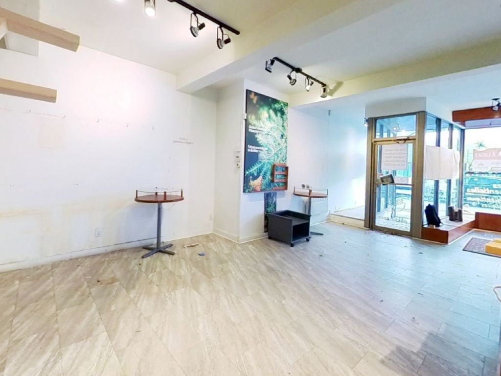 LOCAL COMMERCIAL ST-JOSEPH EST QU�BEC