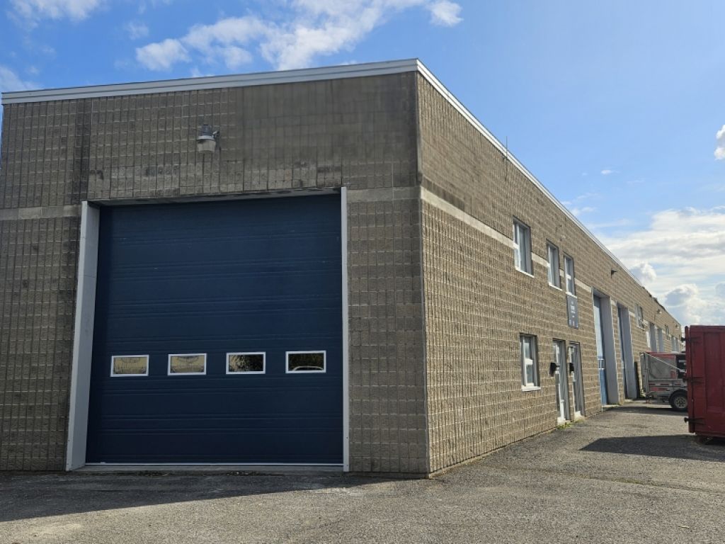 PETIT LOCAL INDUSTRIEL - LEBOURGNEUF