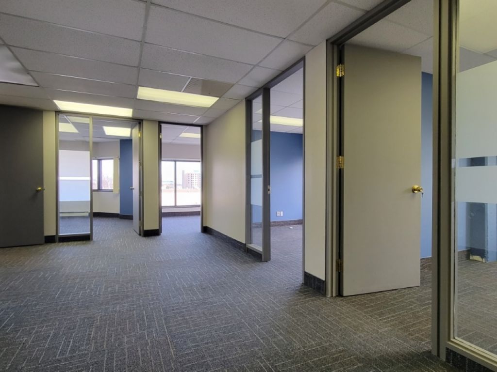 BUREAU � STE-FOY - 2954 BOUL. LAURIER