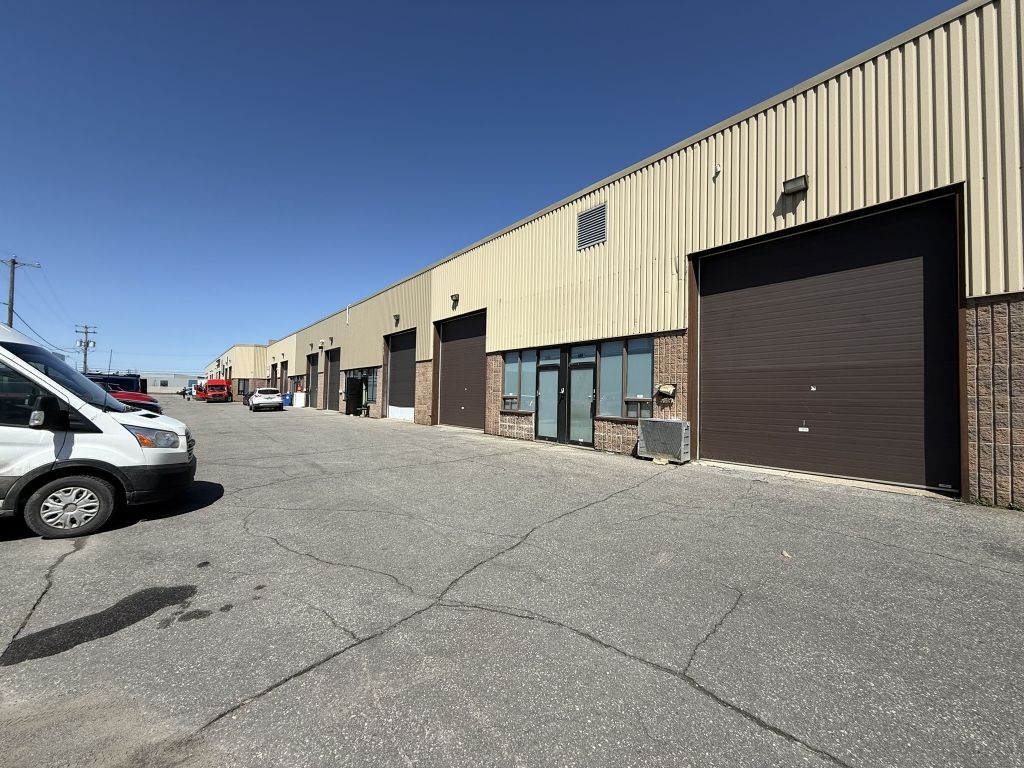 Espace industriel � louer Laval