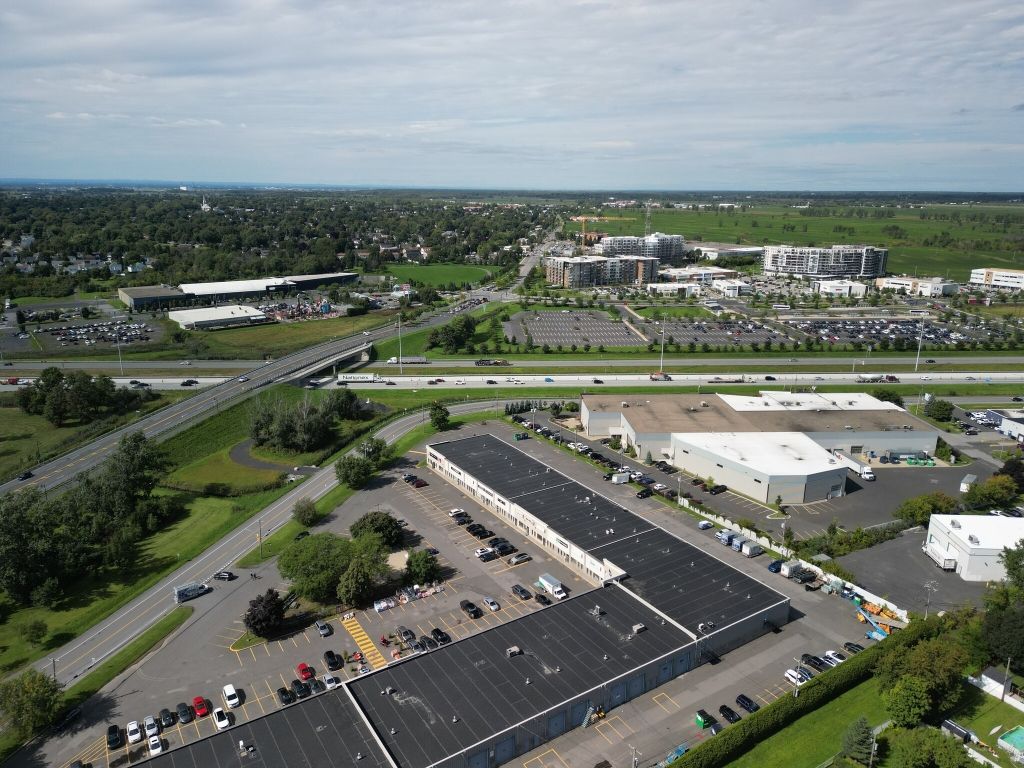 LOCATION TEMPORAIRE � ~2 000 pi� entreposage/projet, Place Nobel, Sainte-Julie