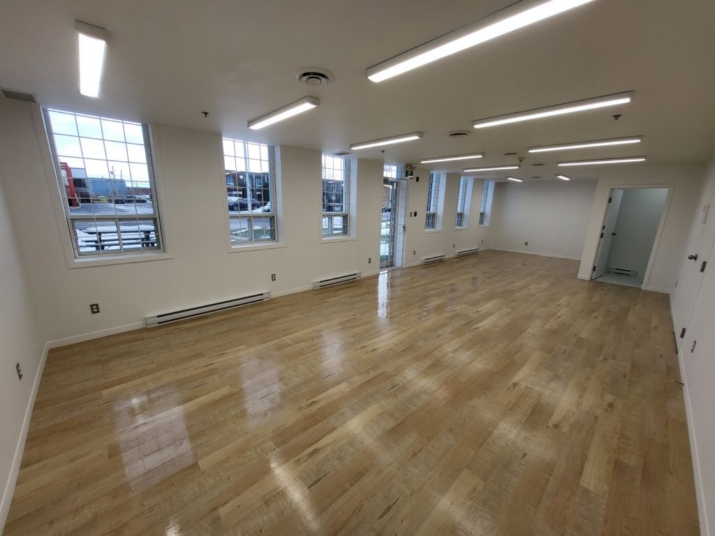 1 Espaces industriels  *4600 p.c.* � Longueuil