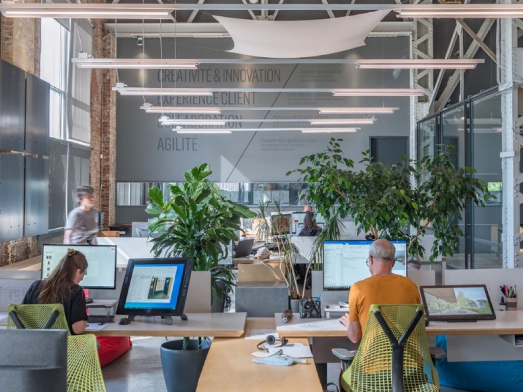 Technop�le Angus     Magnifique espace partag� de 2522 pi ca