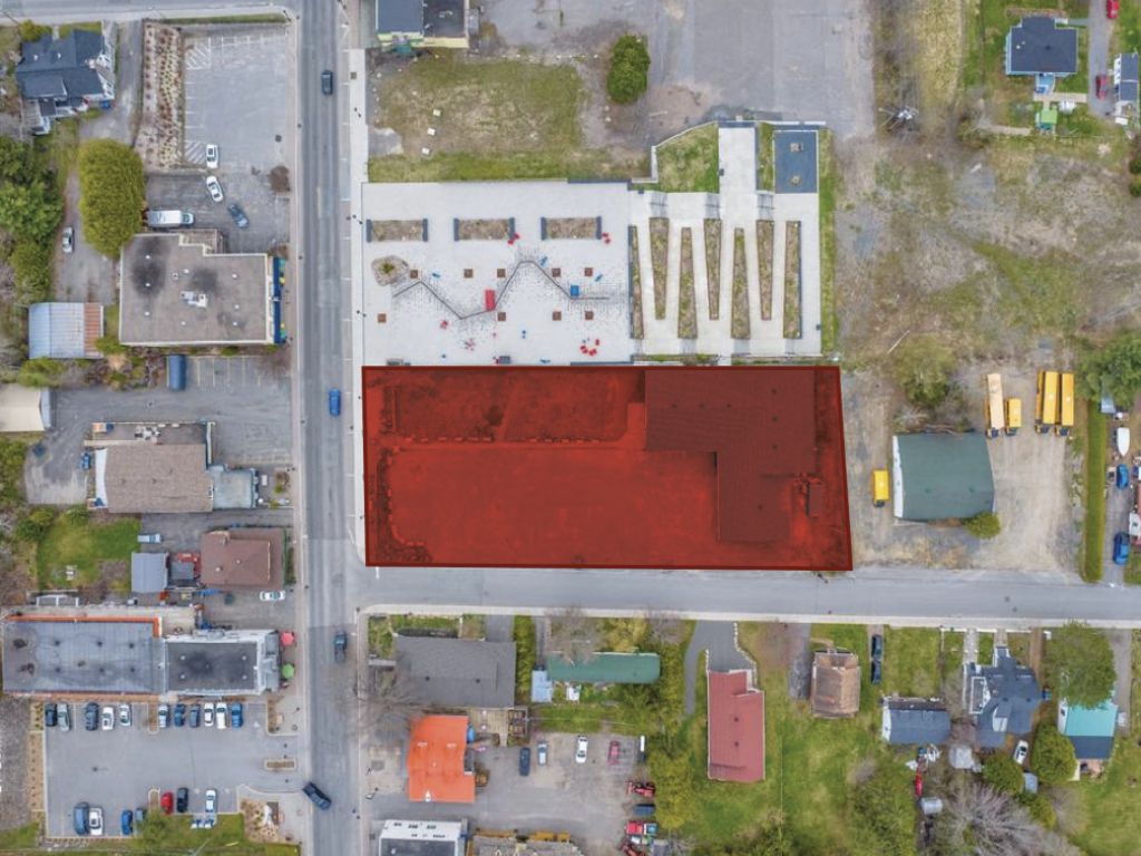 Espace commercial � vendre pour red�veloppement