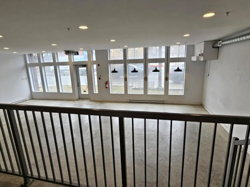 Local commercial � louer - 440 bd Charest Ouest