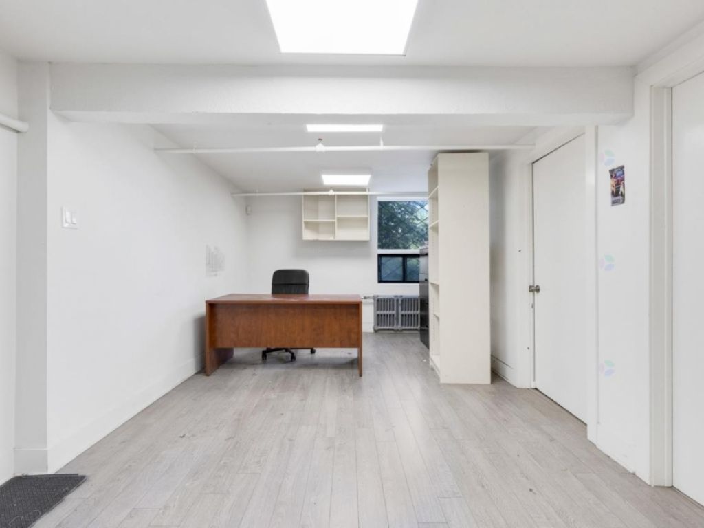 Local 8600 pc Coin Duluth / St-Laurent Montr�al Plateau