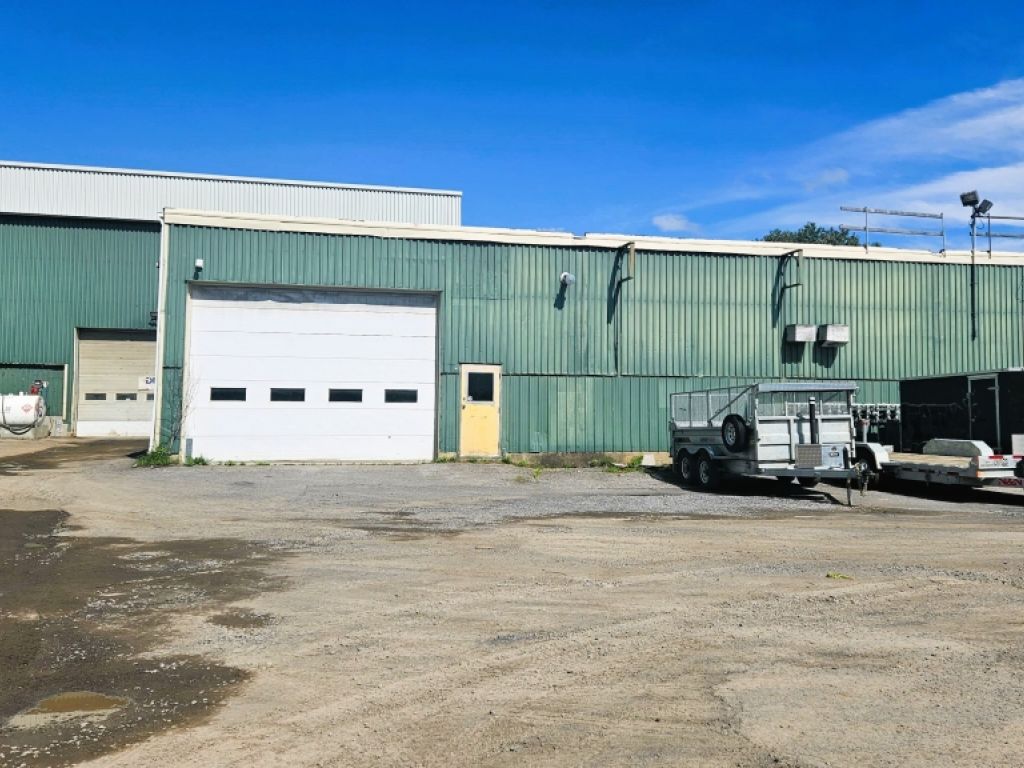 LOCAL INDUSTRIEL BEAUPORT