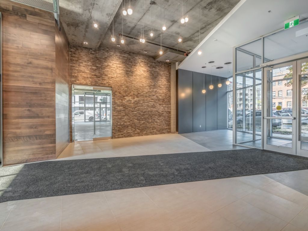 MILWORK-Espaces de bureau de haute qualit� � louer au c�ur du Mile-Ex