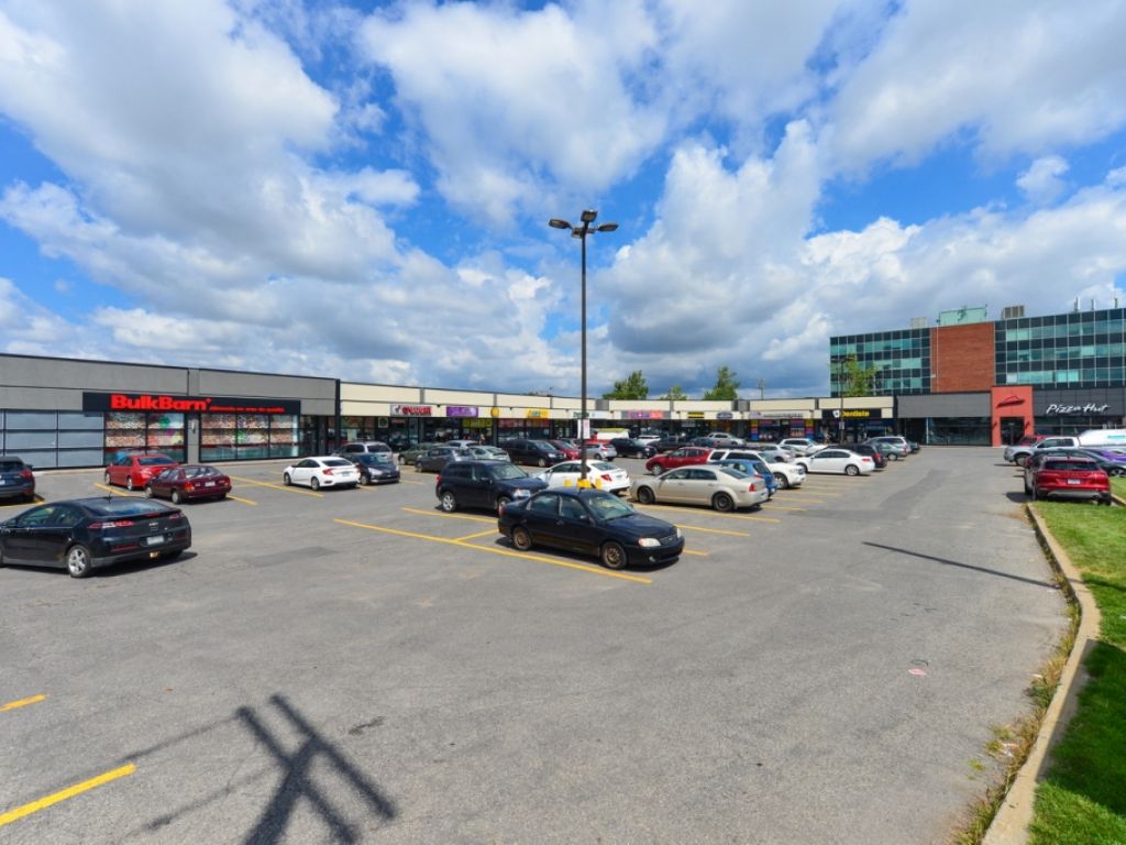 LOCAL COMMERCIAL � LOUER, 3,470 PC � LASALLE