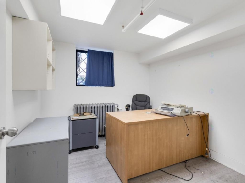 Local 8600 pc Coin Duluth / St-Laurent Montr�al Plateau