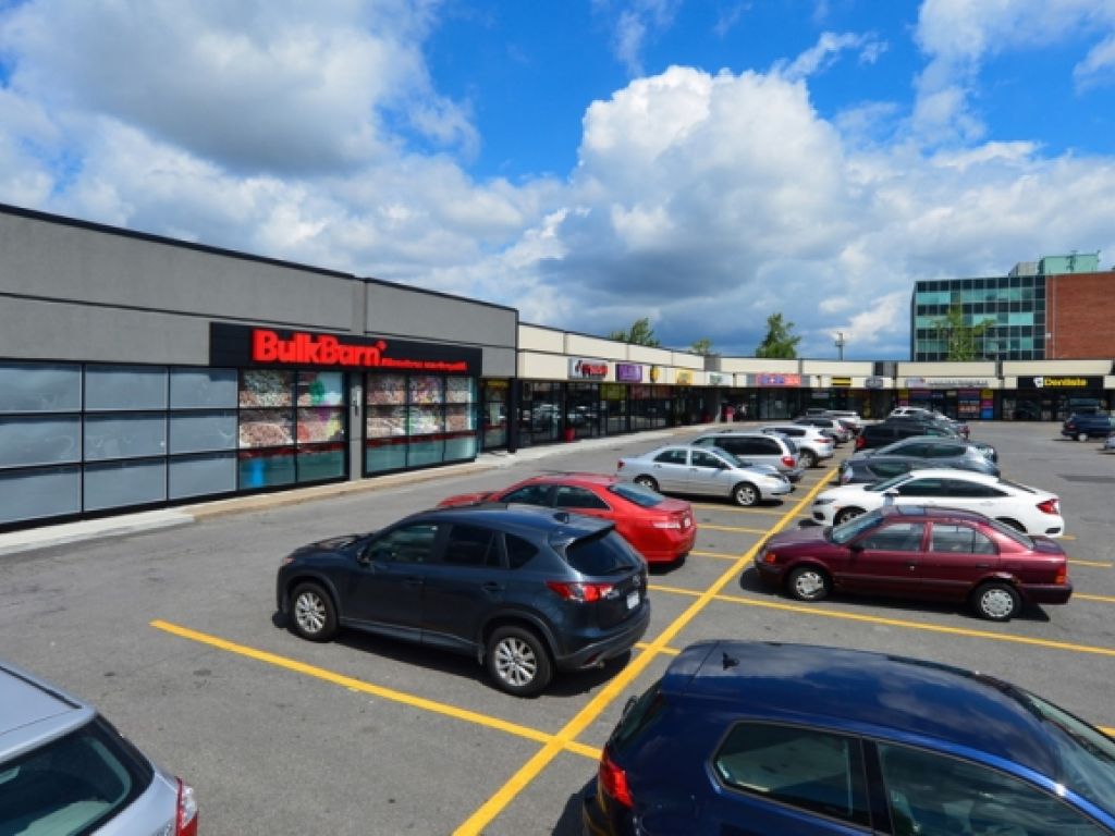 LOCAL COMMERCIAL � LOUER, 3,470 PC � LASALLE